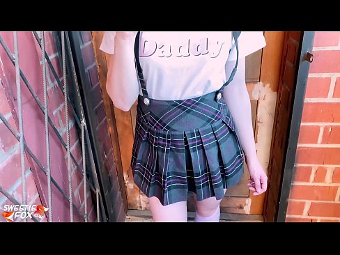 ❤️ Школачы Сосут анын Дик терең жана трахает ордуна класстар. Шлюздер ky.porno24-7.ru