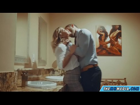 ❤️ Блондинка сени коомдук дааратканада азгырып жатканда Шлюздер ky.porno24-7.ru